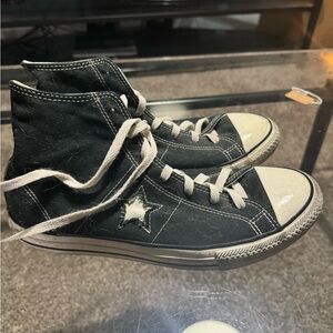 Like new Men’s Converse shoes size 9